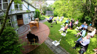 Gottesdienst im Gemeindegarten