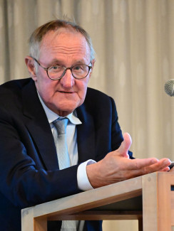 Prof. em. Dr. Dr. hc. Friedrich Wilhelm Graf