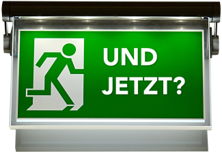 Schild "Und jetzt?" (Wohin / Umkehr)